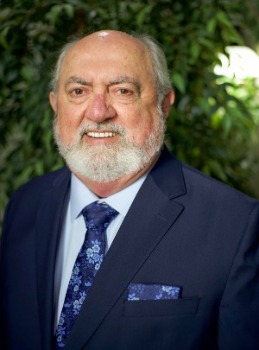 A picture of Mike Dewitt.